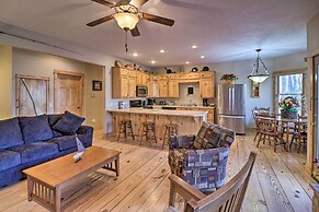 The Captains Quarters in Rogers w/ Covered Porch!