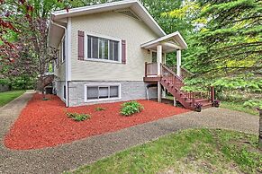 Cozy Union Pier House w/ Hot Tub, Deck & Backyard!
