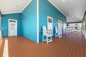 Waterfront Freeport Home w/ Boat Dock Access!