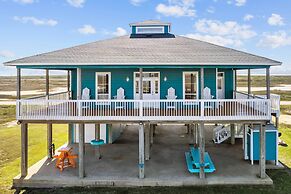 Waterfront Freeport Home w/ Boat Dock Access!
