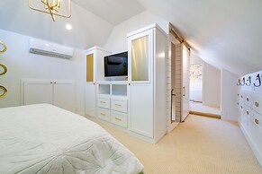 Carlton Landing Home w/ Poolside Lake View!