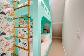 Carlton Landing Home w/ Poolside Lake View!