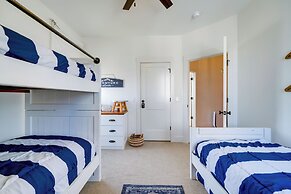 Carlton Landing Home w/ Poolside Lake View!