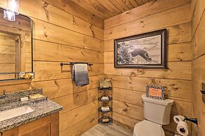 Family Cabin w/ Hot Tub: 12 Mi to Beech Mountain!