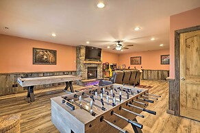 Family Cabin w/ Hot Tub: 12 Mi to Beech Mountain!