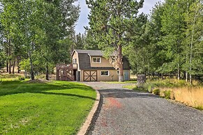 Upscale Bend Barn w/ Deck - Close to Trails!