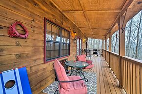 Murphy Family Cabin w/ Fire Pit & Forest Views!