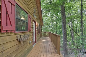 Cozy Murphy Cabin w/ Fire Pit, Deck & Forest View!