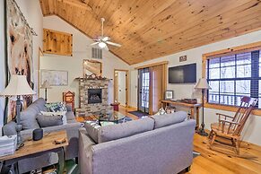 Cozy Murphy Cabin w/ Fire Pit, Deck & Forest View!