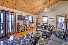 Murphy Family Cabin w/ Fire Pit & Forest Views!