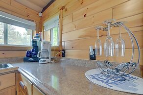 Cozy Houghton Lake Vacation Rental w/ Fireplace!