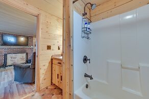 Cozy Houghton Lake Vacation Rental w/ Fireplace!