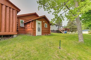 Cozy Houghton Lake Vacation Rental w/ Fireplace!