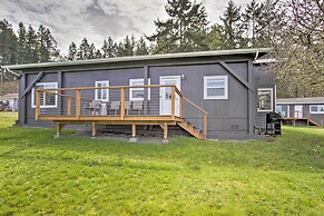 Waterfront Anderson Island Home w/ Kayaks