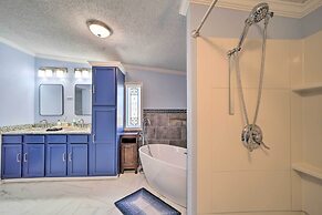 Family-friendly Bernice Home: 2 Mi to Lake & Park!