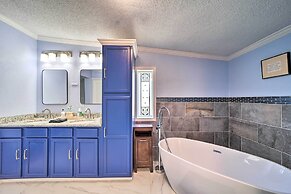 Family-friendly Bernice Home: 2 Mi to Lake & Park!