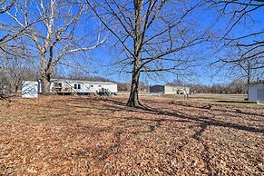 Family-friendly Bernice Home: 2 Mi to Lake & Park!