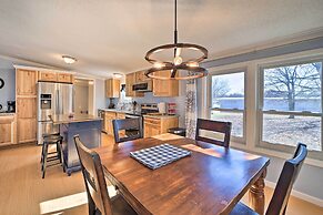 Family-friendly Bernice Home: 2 Mi to Lake & Park!