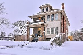 Detroit Apartment - 5 Mi to Downtown!