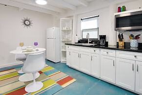 Sunny, Waterfront Rio Hondo Studio w/ Shared Perks