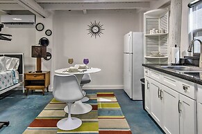 Waterfront Rio Hondo Studio w/ Shared Grill & Dock