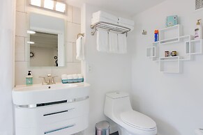 Sunny, Waterfront Rio Hondo Studio w/ Shared Perks