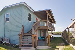Sunny, Waterfront Rio Hondo Studio w/ Shared Perks