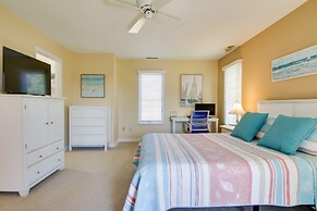 2 Mi to Ocean: Rehoboth Beach Condo w/ Pool Access