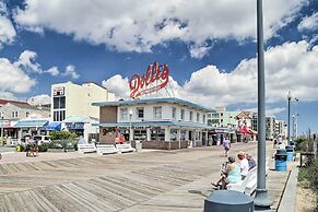 2 Mi to Ocean: Rehoboth Beach Condo w/ Pool Access