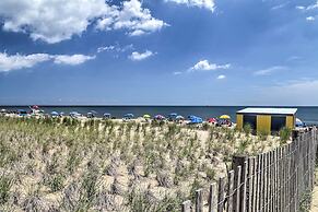 2 Mi to Ocean: Rehoboth Beach Condo w/ Pool Access