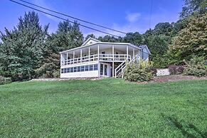 Pet-friendly Waterfront Hayesville Cottage!