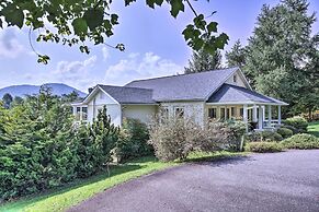 Pet-friendly Waterfront Hayesville Cottage!