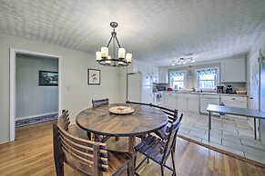 Pet-friendly Waterfront Hayesville Cottage!