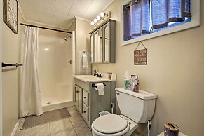 Fire Pit & Grill: Lakeview Mecosta Cottage!