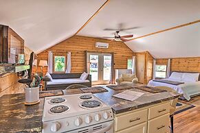 Quaint Studio w/ Shared Beach: Walk to Suttons Bay