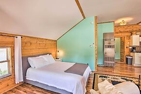 Quaint Studio w/ Shared Beach: Walk to Suttons Bay