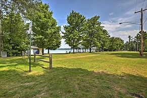 Quaint Studio w/ Shared Beach: Walk to Suttons Bay