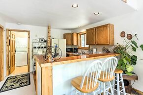 'marble Hideaway' Cabin w/ Mountain Views + Deck!