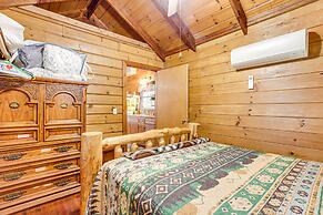 Cozy Pelsor Cabin w/ Mountain & Valley Views!