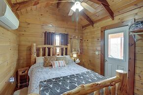 Cozy Pelsor Cabin w/ Mountain & Valley Views!