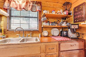 Cozy Pelsor Cabin w/ Mountain & Valley Views!