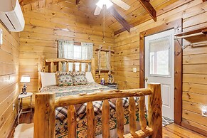 Cozy Pelsor Cabin w/ Mountain & Valley Views!