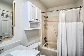 Balcony & Lake Access: Hot Springs Getaway!