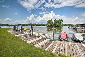 Balcony & Lake Access: Hot Springs Getaway!