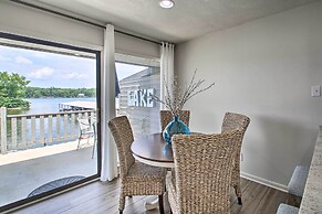 Balcony & Lake Access: Hot Springs Getaway!