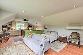 Barn-like Studio Suite w/ Flowering Garden!
