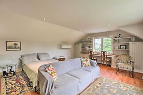 Barn-like Studio Suite w/ Flowering Garden!