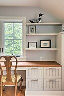 Barn-like Studio Suite w/ Flowering Garden!