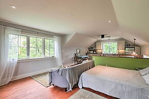 Barn-like Studio Suite w/ Flowering Garden!