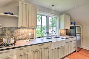 Barn-like Studio Suite w/ Flowering Garden!